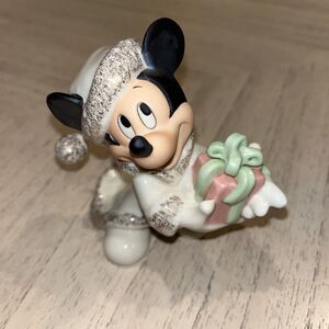Lenox Disney Showcase Collection Christmas with Mickey 4" tall